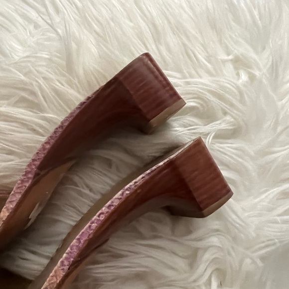 Stuart Weitzman | Y2K Pink Snakeskin Kitten Heels - Picture 3 of 5